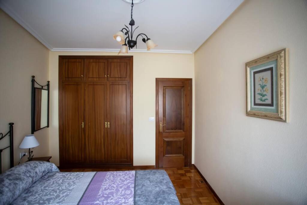 Piso Luminoso Y Tranquilo En Ourense Apartamento Exterior foto