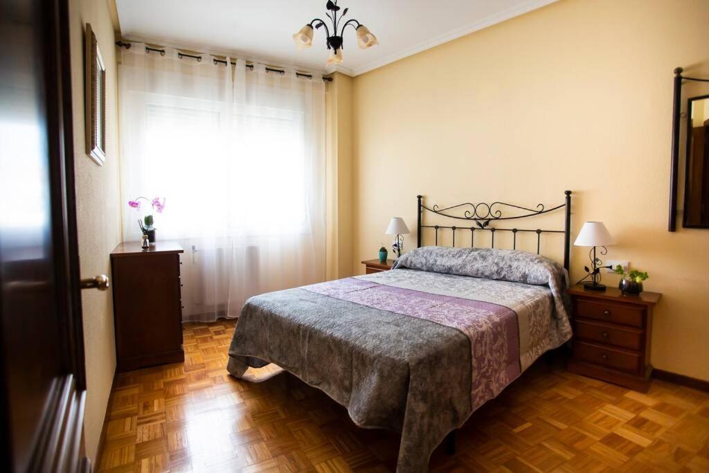 Piso Luminoso Y Tranquilo En Ourense Apartamento Exterior foto