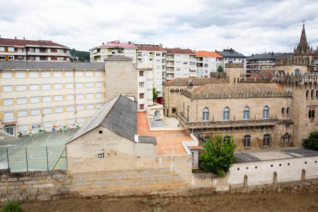 Piso Luminoso Y Tranquilo En Ourense Apartamento Exterior foto