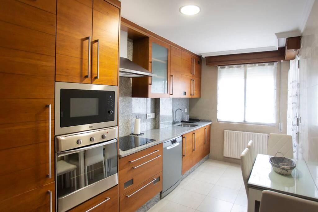 Piso Luminoso Y Tranquilo En Ourense Apartamento Exterior foto